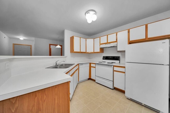 Photo - Highlands of Kensington Manor