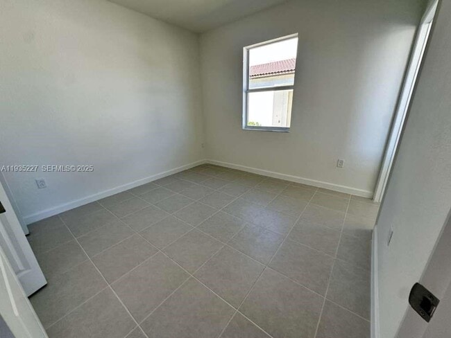 Photo - 2240 SE 30th St Unit 1