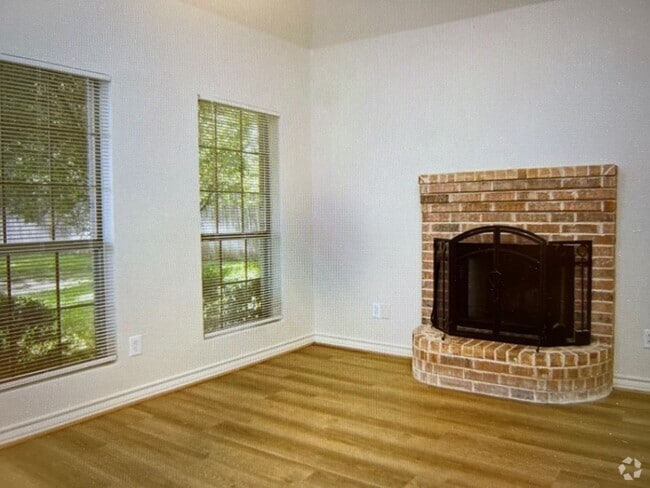 Building Photo - 318WANDERSON100-200 Unit 200 Rental