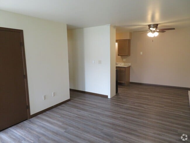 Building Photo - 628 W State St Unit 628 Apt#9