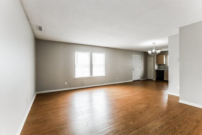 Photo - 35 Frostwood Ln