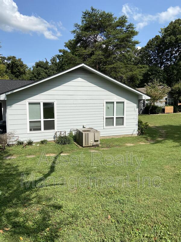 Photo - 718 Shadycrest Dr