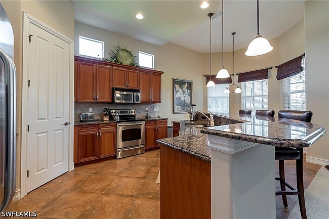 7812 Valencia Ct