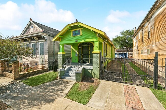 Building Photo - Updated Bywater 3-Bedroom Cottage on Alvar Street