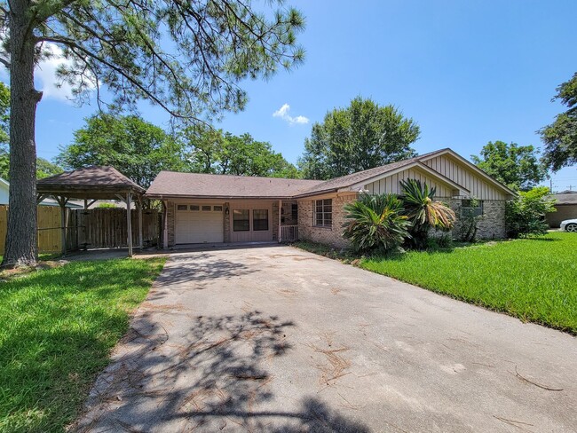Photo - 1703 Raintree Dr