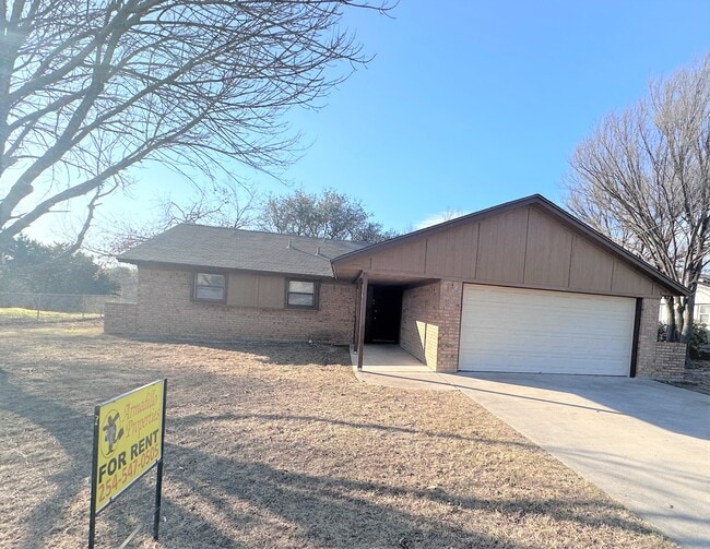 Building Photo - 2204 Phyllis Dr Rental