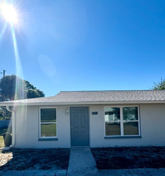Building Photo - 2/1 Close to Downtown New Port Richey Unit 6608 VAN BUREN STREET
