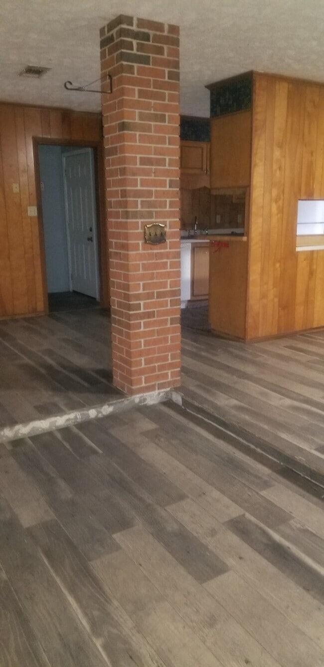 kitchen - 1339 Wooddell Dr Unit 1339 Wooddell Dr. Front h