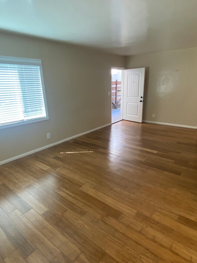 44 Corona Ave Apartments Unit 2 Long Beach, CA