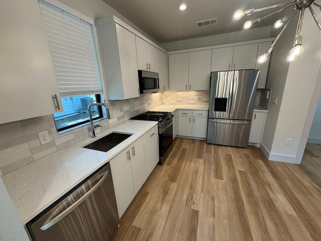 Photo - 1133 Walton Ln