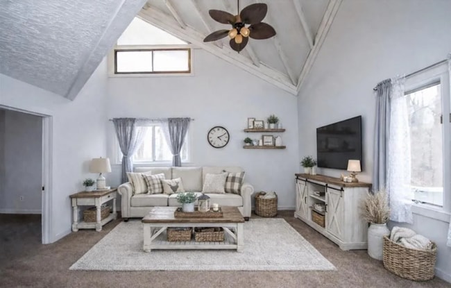 Photo - 3417 The Trail Rd