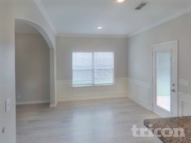 Photo - 2043 Shafer Dr