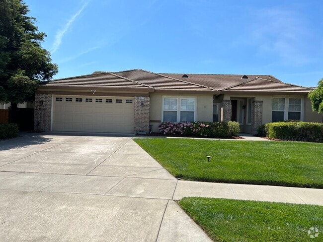 Building Photo - Beautiful Green Valley Home
