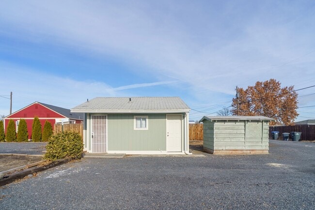 Photo - 1025 W Columbia Ave