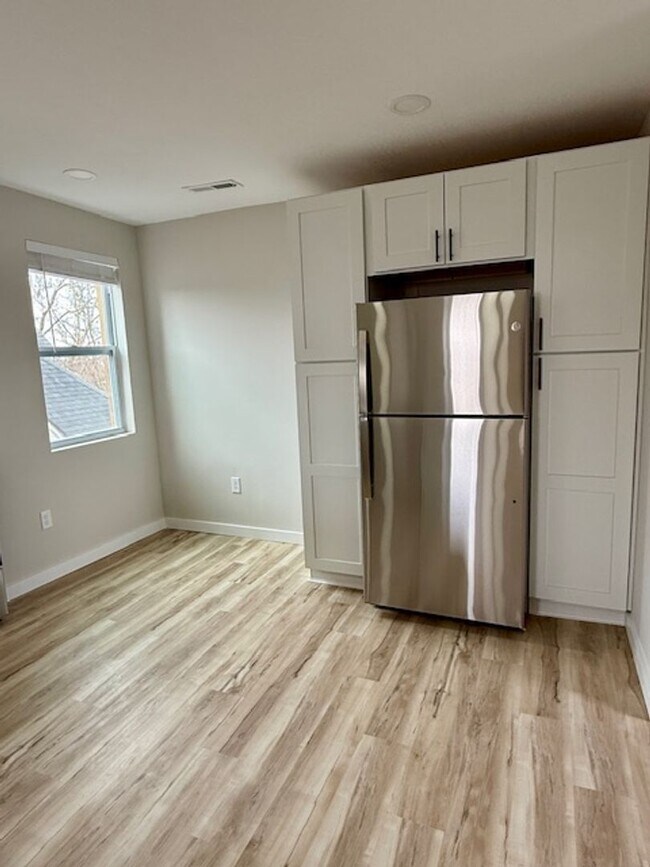 939 Chateau Ave Unit 3