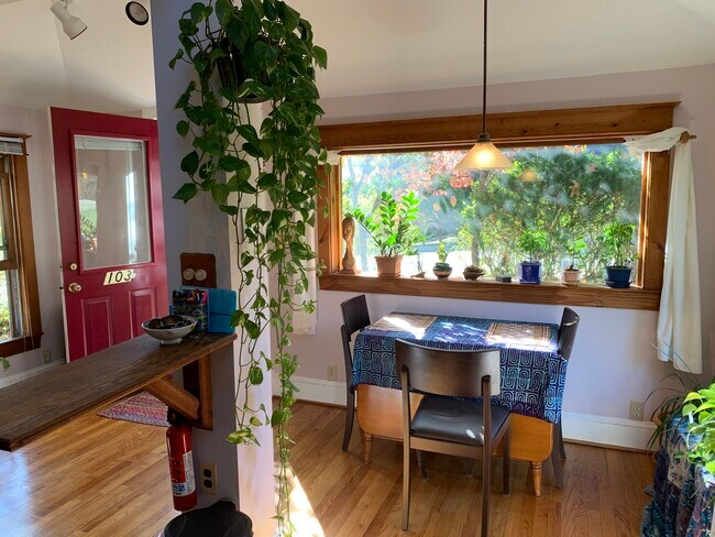 dining - 103 Ritchie Avenue Unidad Apt. A