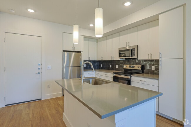 2BR, 2BA - 1,059SF - Kitchen