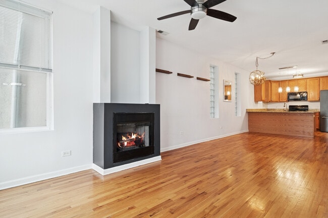 Photo - 2249 W Monroe St