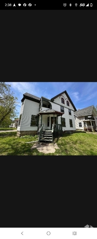 Building Photo - 541 Woodlawn Ave Rental