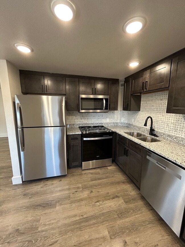 Photo - 709 W 13th St Unit 2