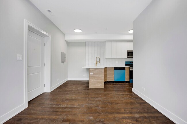 Photo - 2350 S Leavitt St Condo Unit 2R