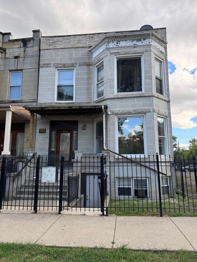 Photo - 3939 W Fillmore St Apartment Unit 2