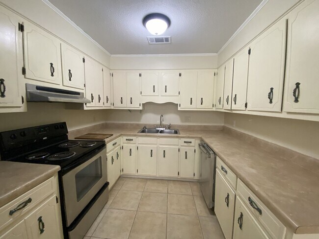 Photo - 4532 Hillside Dr