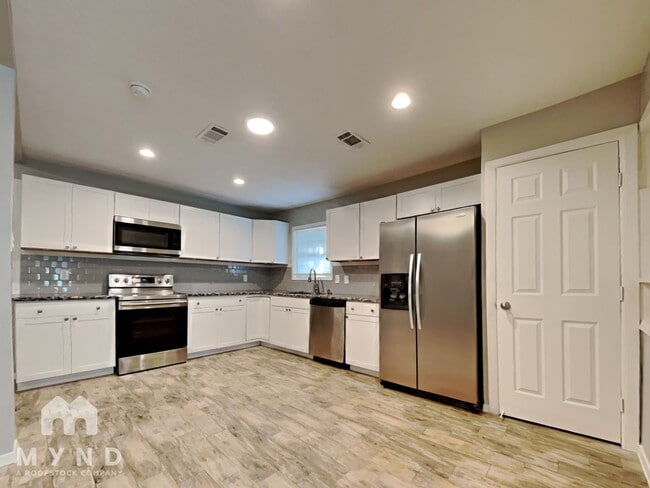 Photo - 4315 Hirschfield Rd