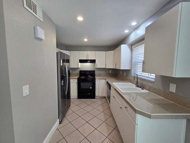 Photo - Arlington Townhome - 3 Bedroom 2.5 Bath