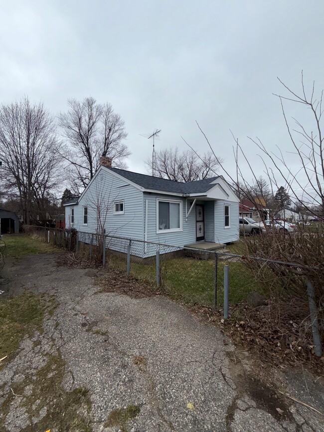 Photo - 246 E York Ave