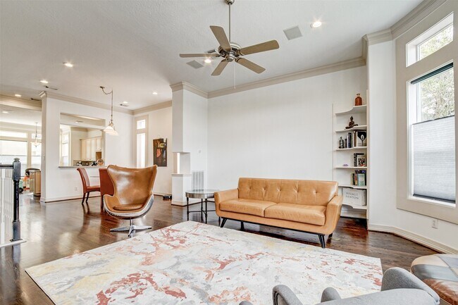 Photo - 1515 Hyde Park Blvd