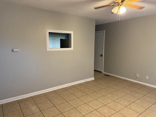 Photo - 3226 Wellington Ave