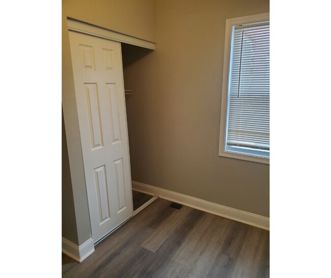 Photo - 17 W Talbott St Unit 1G Available $550 1G