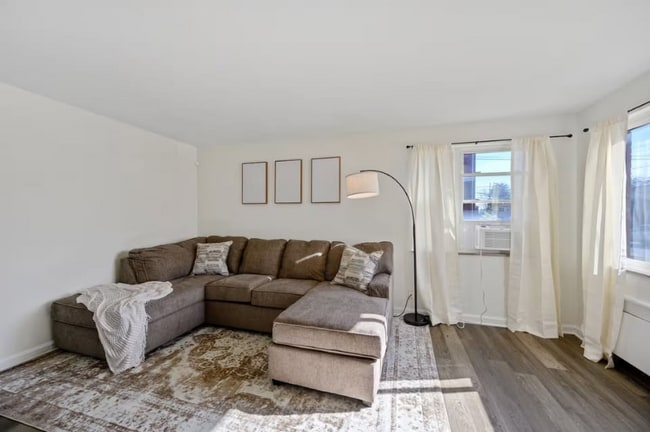 Photo - 3910 E Gatewood Ln Unit Apt 2