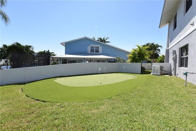 Photo - 26 SW Riverway Blvd