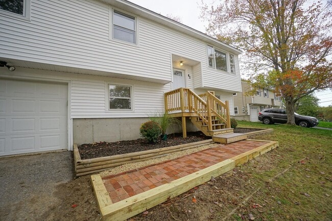 42 Woodfield St