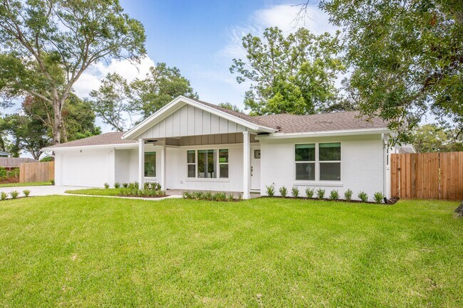 Photo - 51 Fairway Ln