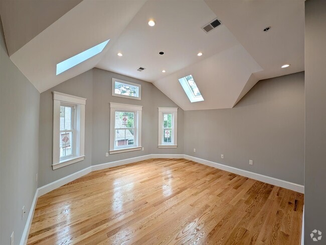 Building Photo - 86 Orchard St Unit 3 Rental