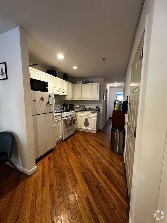 Building Photo - 407 1st St Unit A Rental