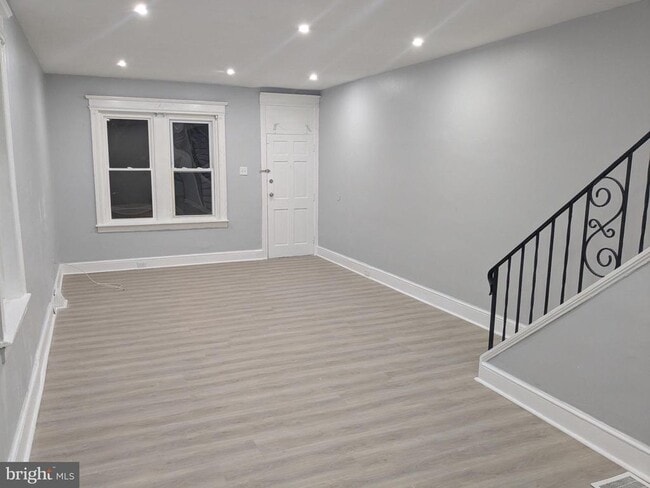 Photo - 1168 Mechanic St