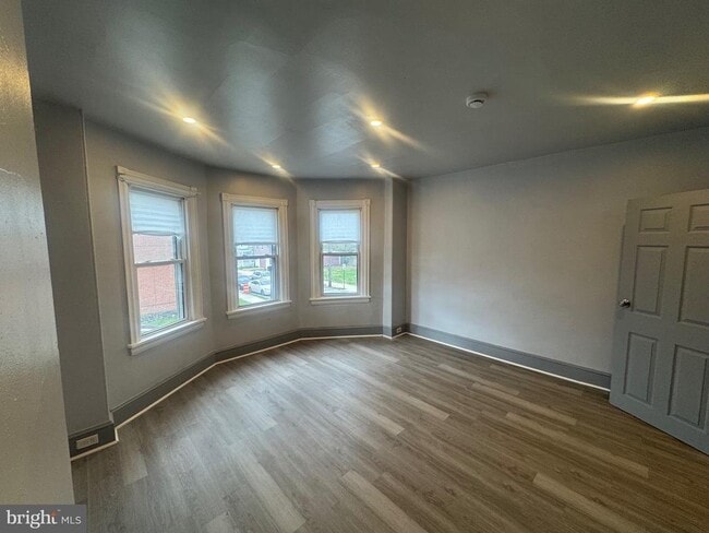 Photo - 3003 Washington St