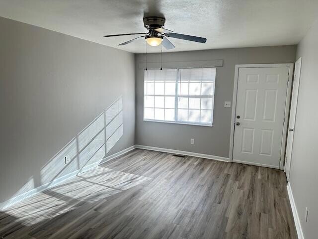 Photo - 745 20th St NE