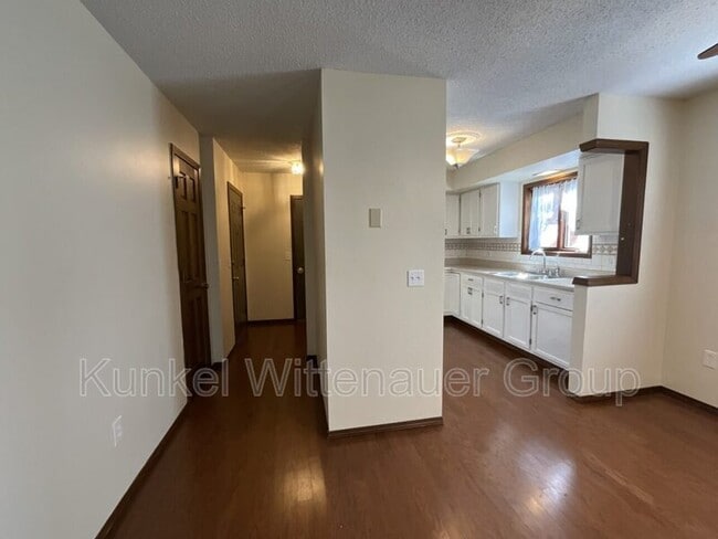 Photo - 9 Old Orchard Ln