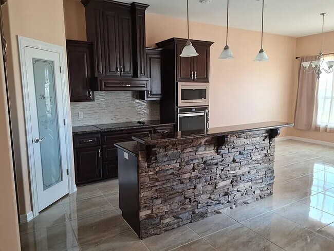 Photo - 1913 Ridgeway Cir