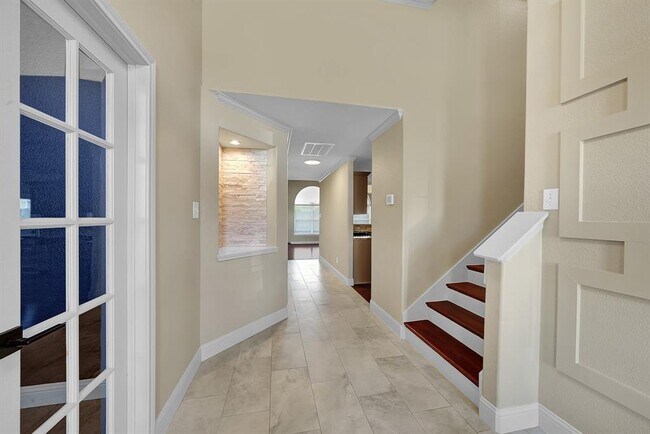 Photo - 1927 Laura Anne Dr