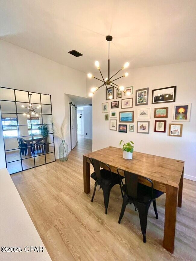 Photo - 205 Covington St