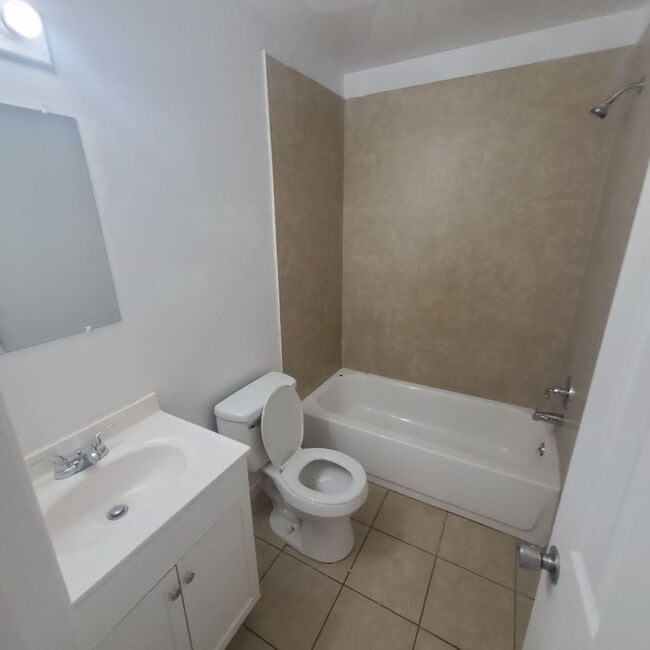Photo - Ernest Dr Unit B