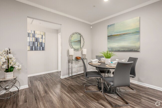 2BR, 2BA - 1060SF - Dining Room