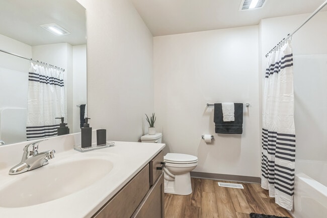 Lindoo School Apartments and Townhomes