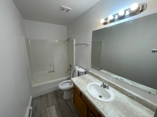 Photo - 1924 Clubhouse Way Unit 2